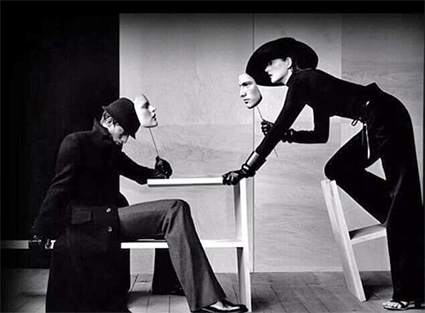 ����������