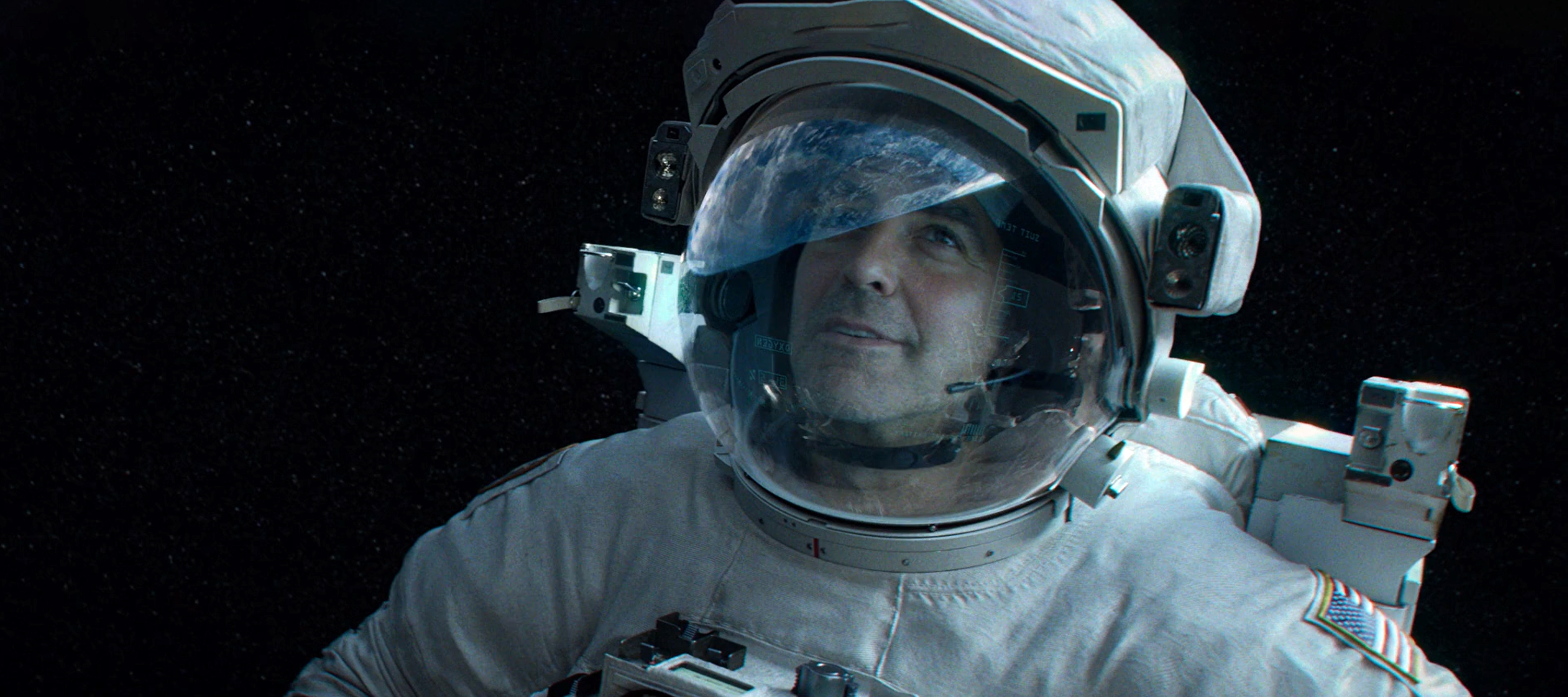 ������ ����� � ������ ������������ (2013) / George Clooney in the movie `Gravity`